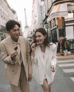 ​马国明与小13岁妻子甜蜜晒婚纱照，网友直呼＂人生赢家＂！