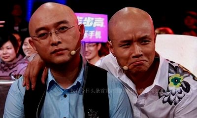 ​乐嘉被封杀的真实原因，你以为是得罪金星，强吻谢娜？太天真了