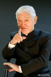 ​演员牛犇：妻子逝世前常穿补丁衣，儿子把他进敬老院，近况如何？