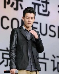 ​当年曝光1400张照片，毁了陈冠希张柏芝的电脑维修员，下场怎样？