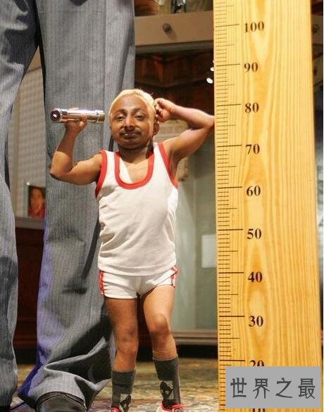 世界上最小的健身教练,80cm的个头身材却超完美